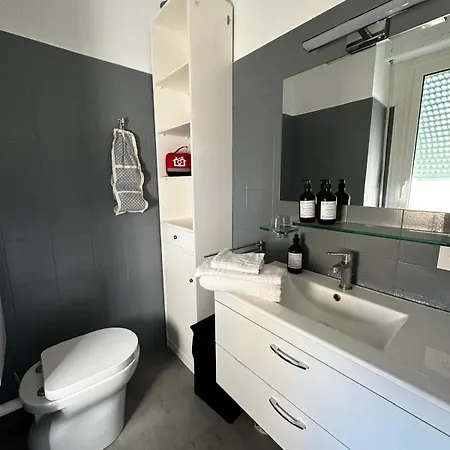 דירה Corso Degli Inglesi 178